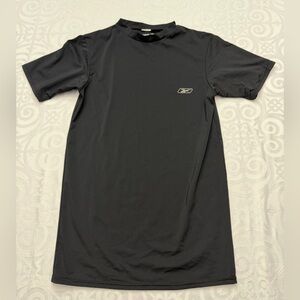 Reebok Men Medium Snig Fit Athletic Gym Workout Fitness Black Tee Top